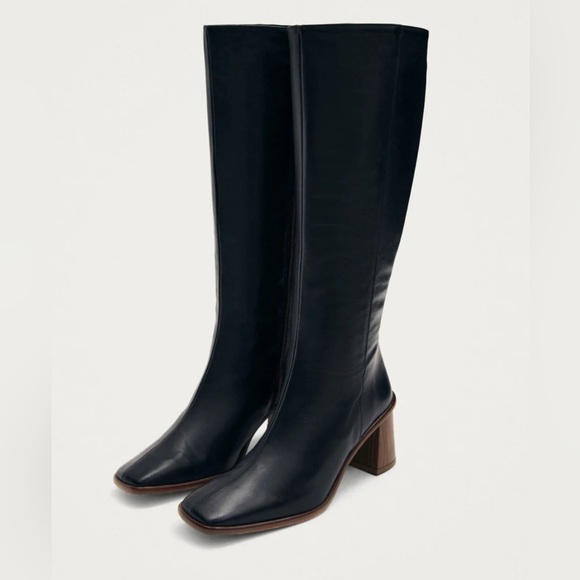 NWT, Alohas EAST BLACK LEATHER BOOTS Size 39. Never worn. - Picture 2 of 5